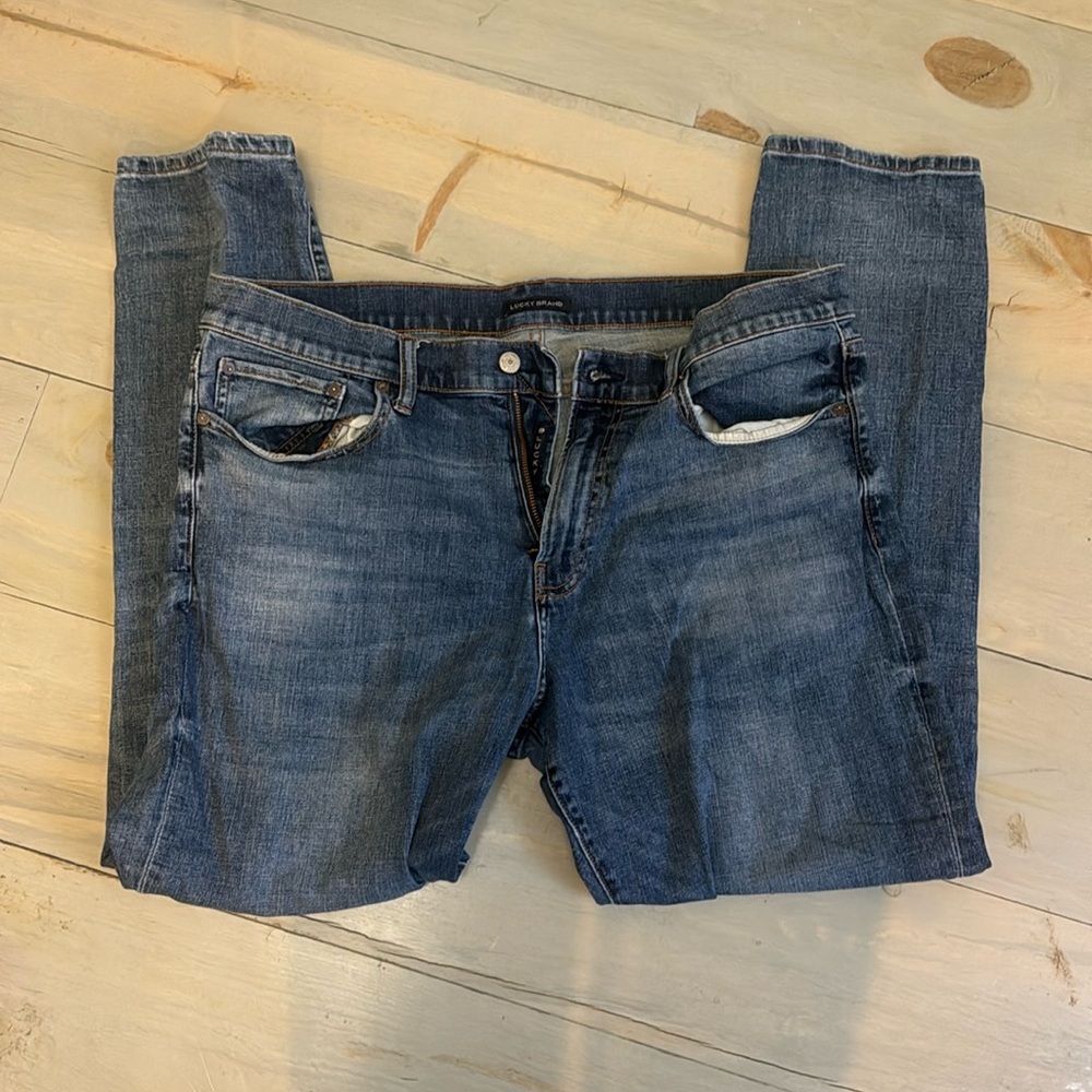 Lucky Jeans, Size 38. Medium wash